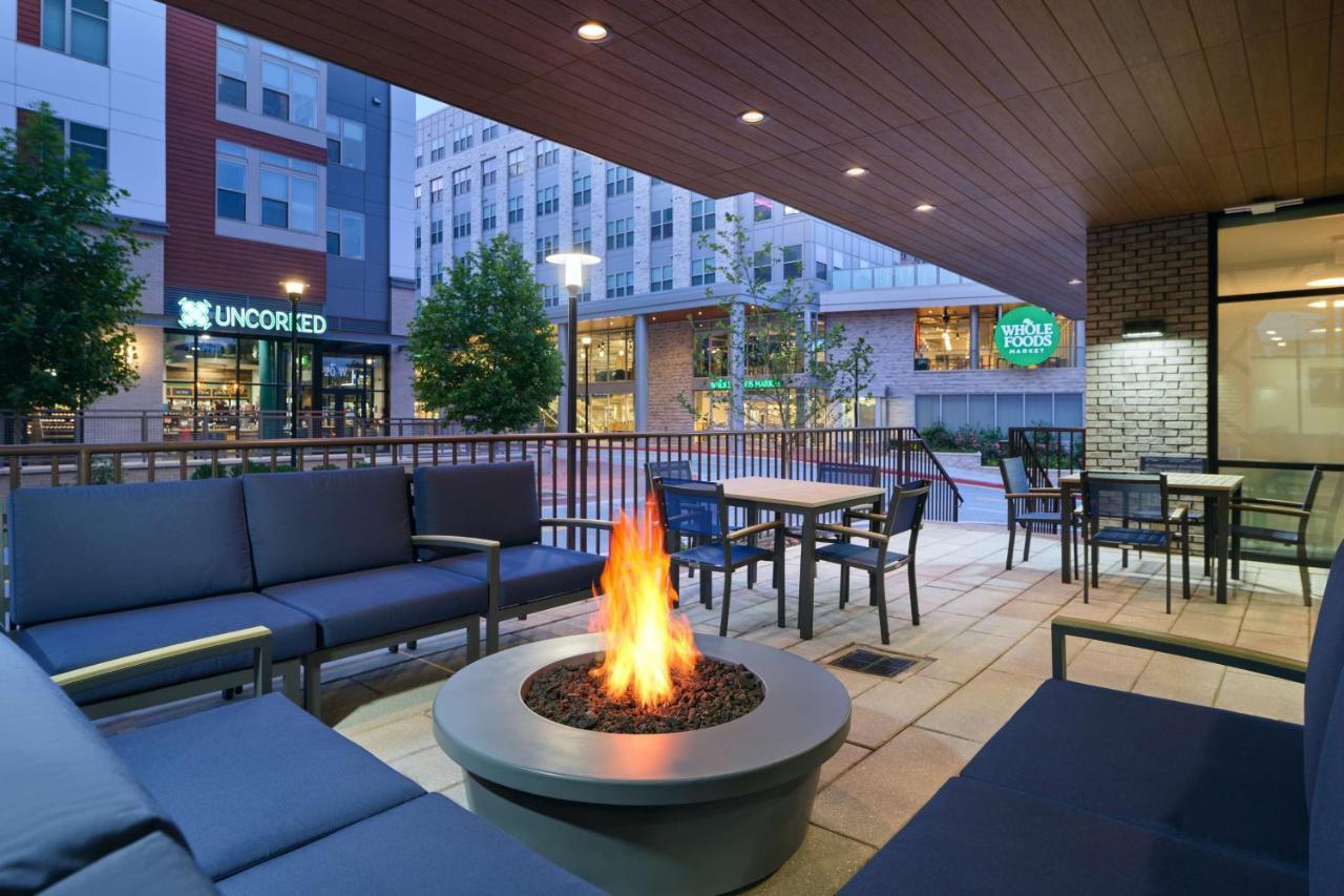 Hampton Inn Towson Downtown Exteriör bild