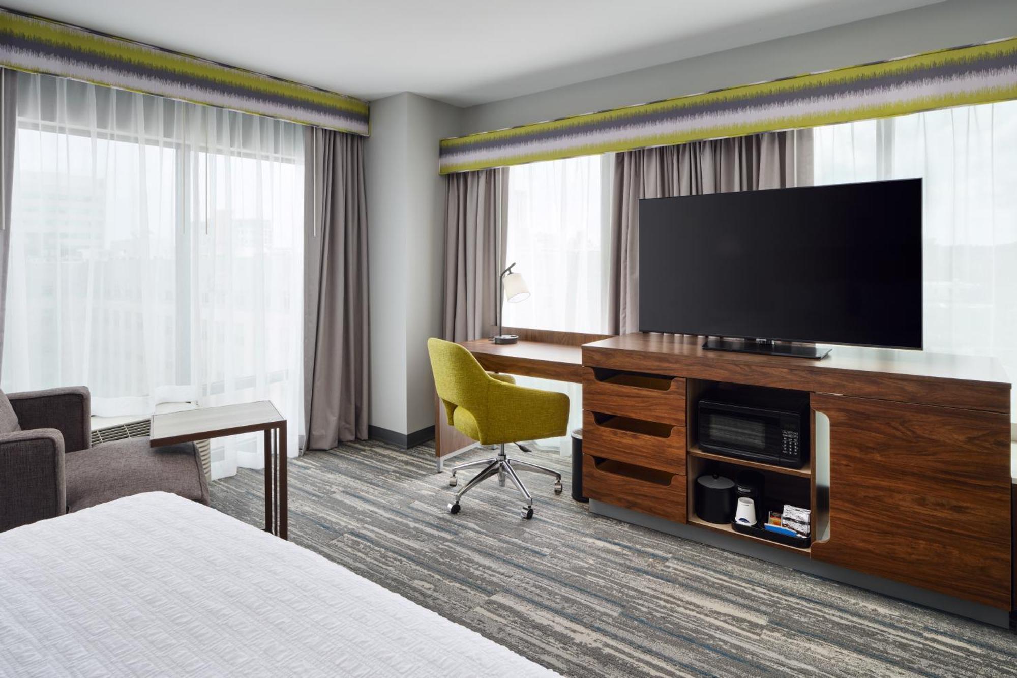 Hampton Inn Towson Downtown Exteriör bild